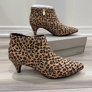 NWT KENNETH COLE REACTION Kick Shootie Ankle Boots Size 10 Natural Leopard Print